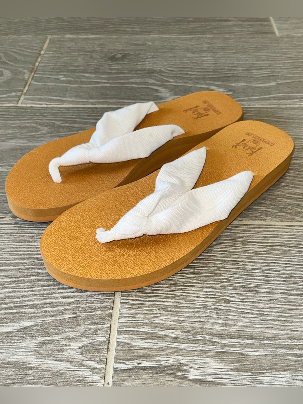 KuaiLu Women's 10 Comfort Yoga Mat Casual Flip Flop Cushioned Arch Support Thong